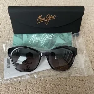 Maui Jim Kila Polarized Cat Eye Sunglasses, Black w/ Pearl interior Maui Jim Kila MJ 819 02A Black & Pearl Interior Frame +  main image 3